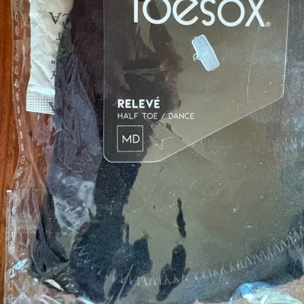 NWT ToeSox Releve Dance Half Toe Socks , Black, Size Medium, Organic Cotton